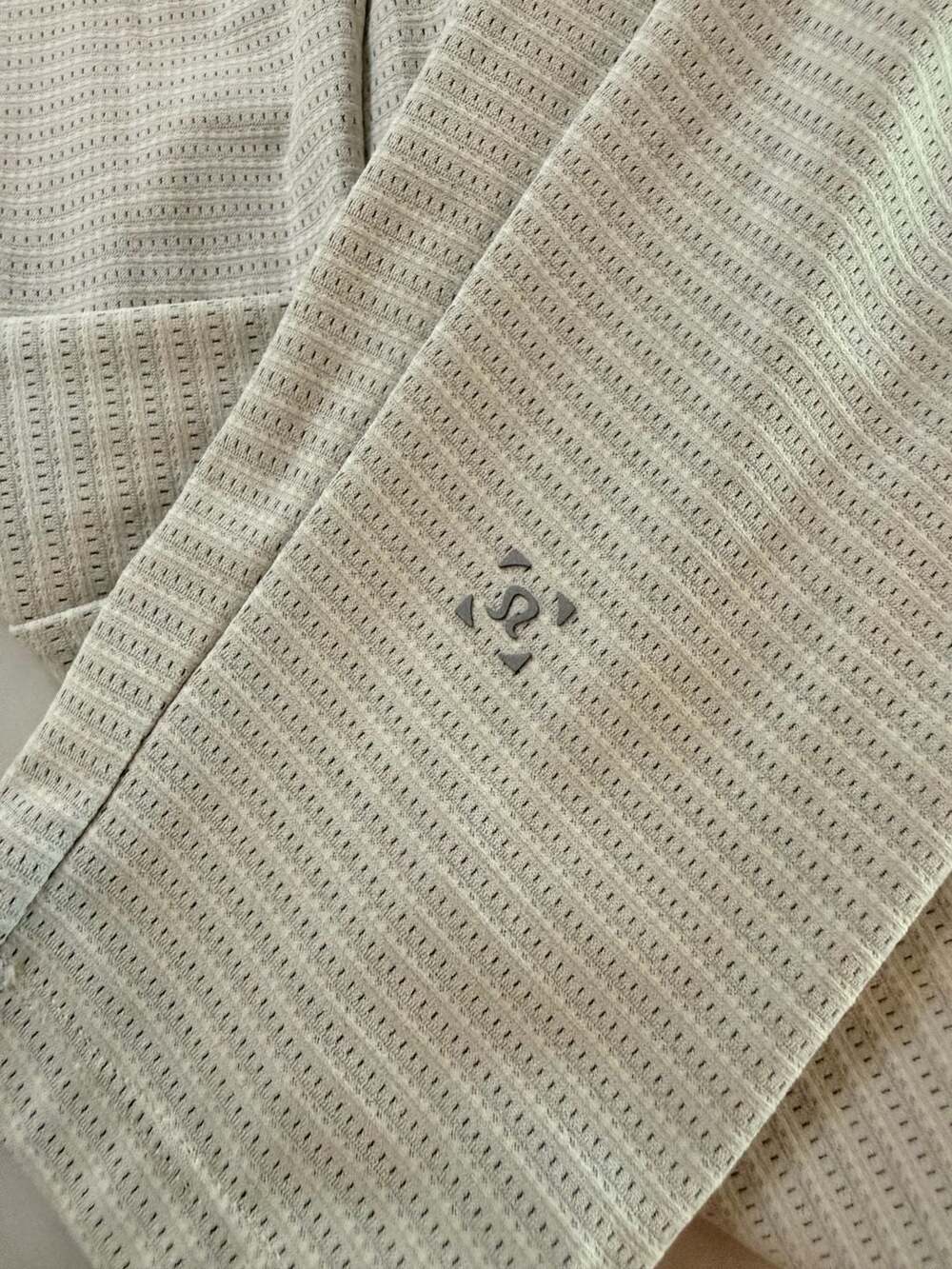 Lululemon Metal Vent Tech Full Zip Hoodie Stripe Mesh 0571 Large - Picture 3 of 8